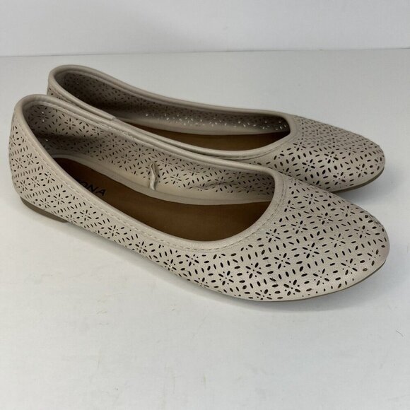 Arizona Jean Co Cutout Beige Flats Womens S Size 7 Slip-On Ballet Style Shoes - Picture 2 of 8